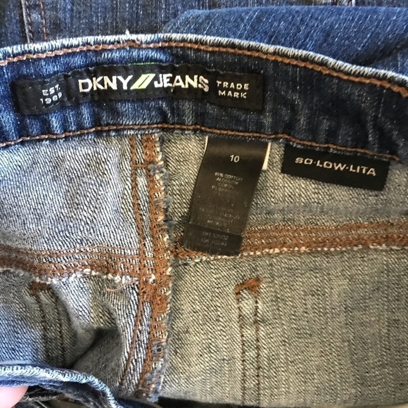 *DKNY so- low-lita Jeans GUC - Picture 5 of 9